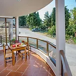 Apartament E & M