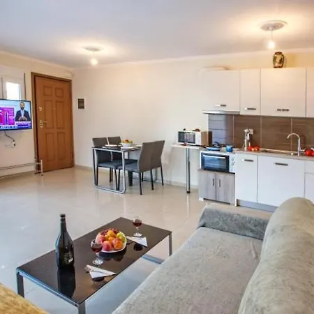 Apartment E & M Nea Iraklitsa