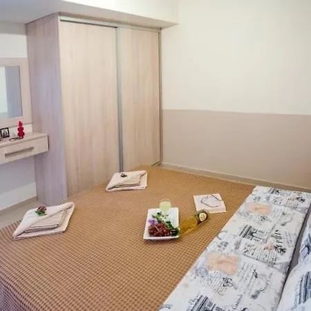 公寓 E & M Nea Iraklitsa