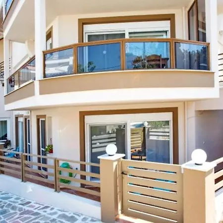 E & M Apartment *