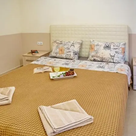E & M Apartment
