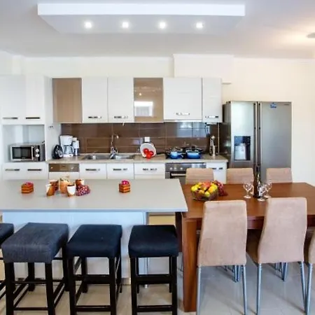 Apartment E & M *