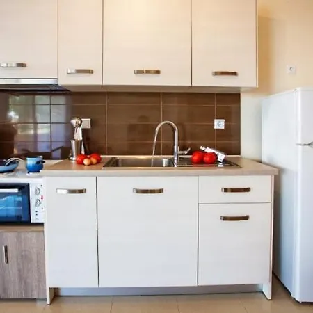 E & M Apartment
