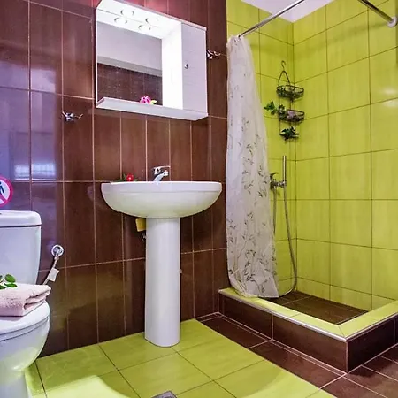 E & M * Nea Iraklitsa