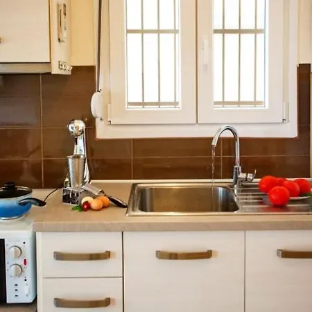 E & M Apartment *