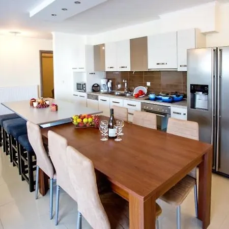 Apartment E & M *