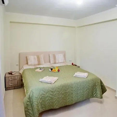 E & M * Nea Iraklitsa