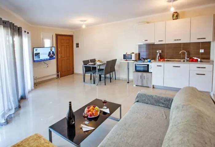 E & M * Nea Iraklitsa